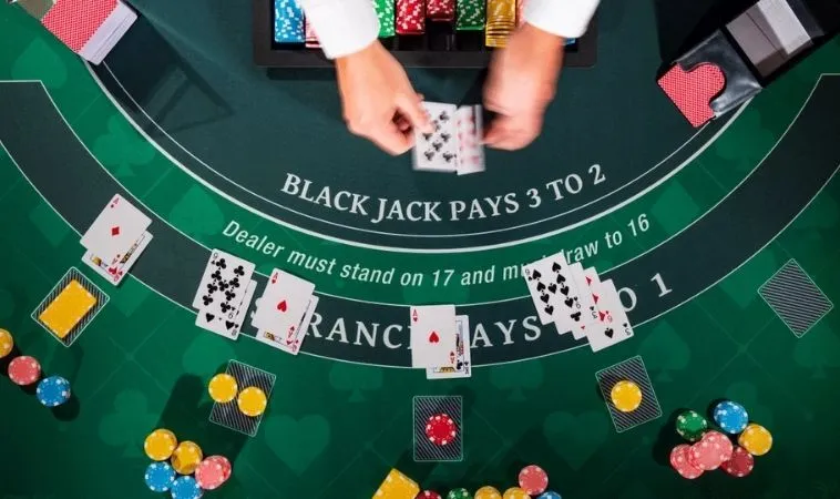 Khám Phá Trò Chơi Blackjack Hấp Dẫn Tại AE888: Thử Vận May Ngay! 2 Bàn chơi Blackjack tại AE888